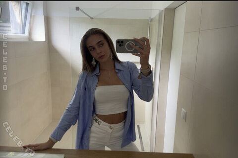 Noelle Puchinger nude photo 4