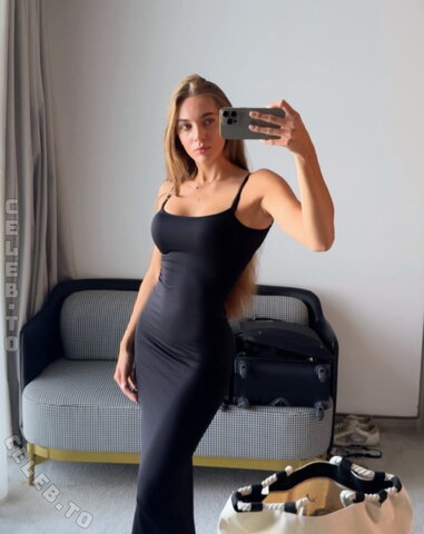 Noelle Puchinger nude photo 8