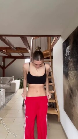 Noemi Peschel nude photo 11