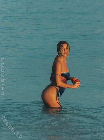 Noemie Neuens nude photo 6