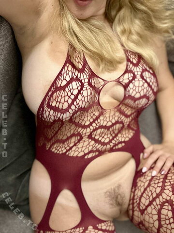 Nolia nude photo 1