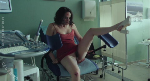 Noémie Merlant nude