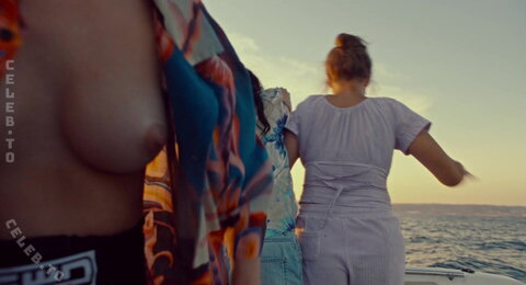 Noémie Merlant nude