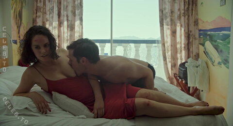 Noémie Merlant nude