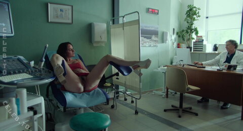 Noémie Merlant nude