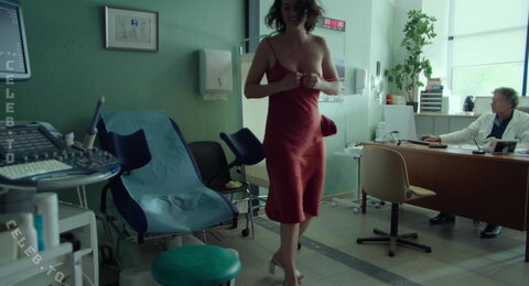 Noémie Merlant nude