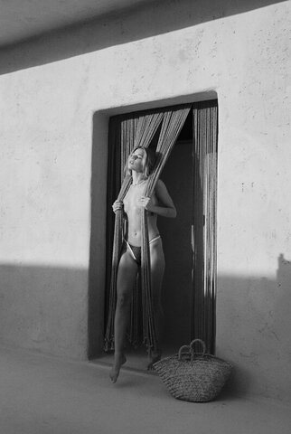 Noémie Neuens nude photo 28