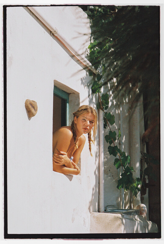 Noémie Neuens nude photo 13