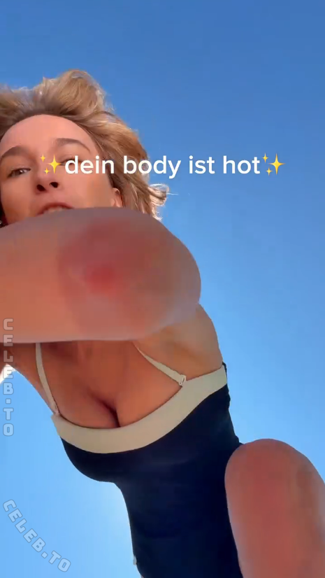 Nona kanal nude photo 1