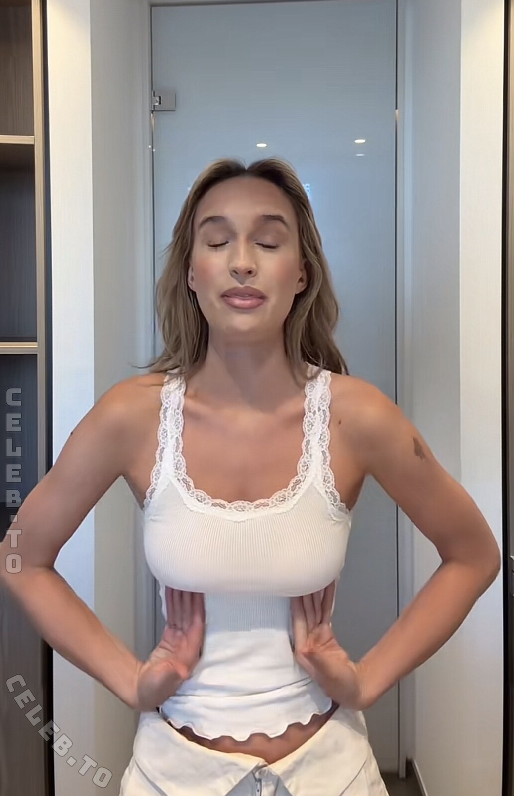 Nona kanal nude photo 5
