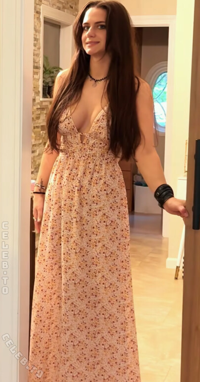 Nora Freetly nude photo 5