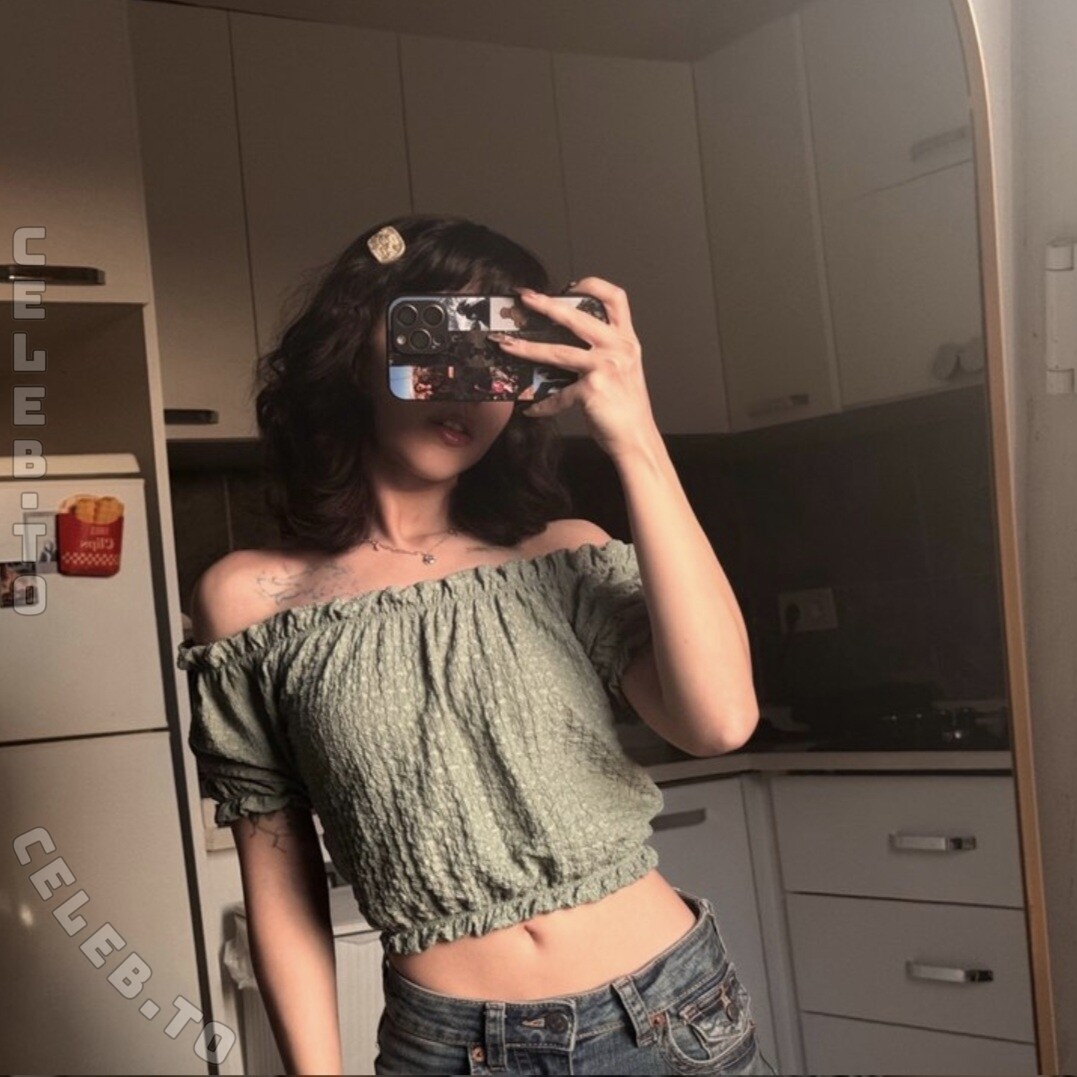 notaysea nude photo 11