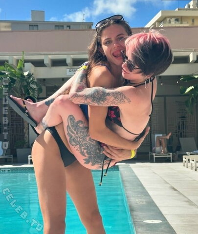 noteasybeinwheezy nude photo 16