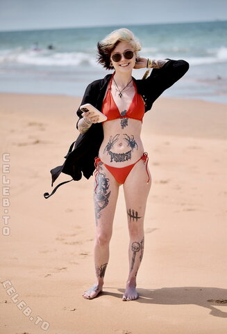 noteasybeinwheezy nude photo 5