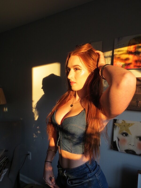 Notorious Mimi nude photo 4