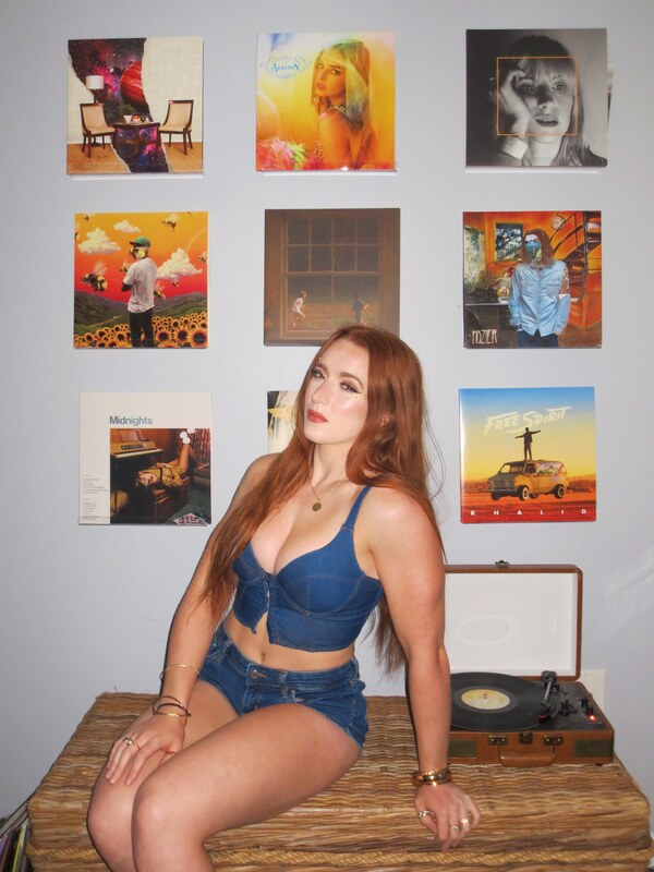 Notorious Mimi nude photo 10