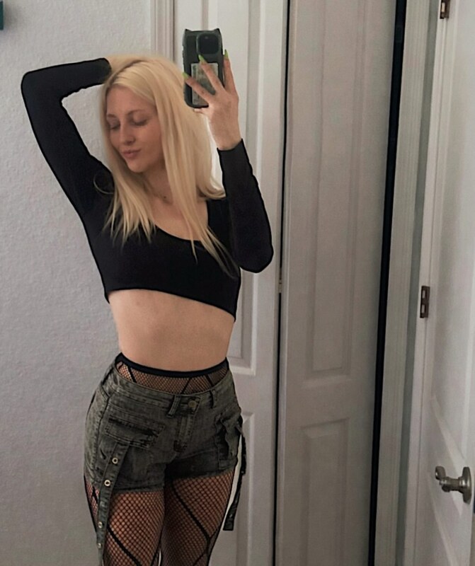noturavgbl0nde nude photo 17