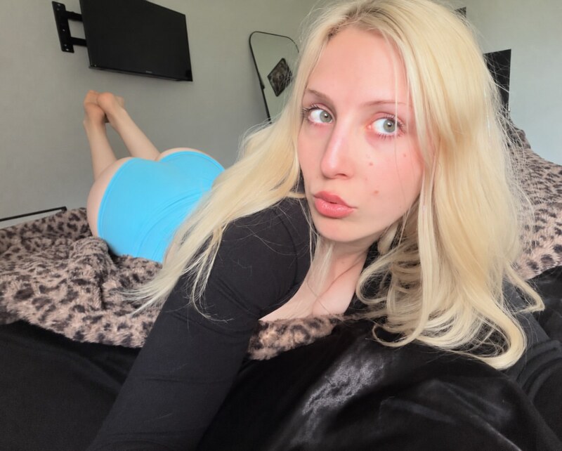 noturavgbl0nde nude photo 23
