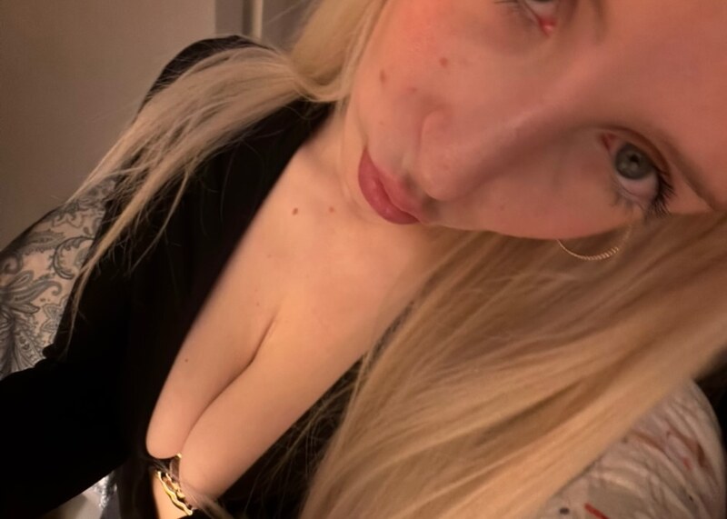 noturavgbl0nde nude photo 45