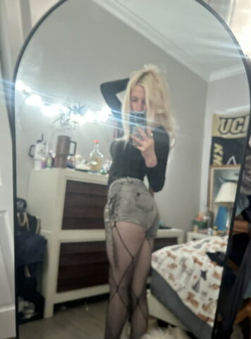 noturavgbl0nde nude photo 42