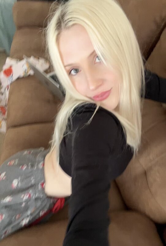 noturavgbl0nde nude photo 6