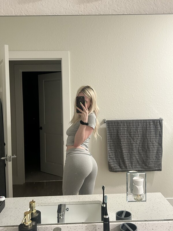 noturavgbl0nde nude photo 8