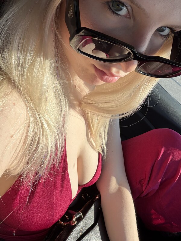noturavgbl0nde nude photo 10