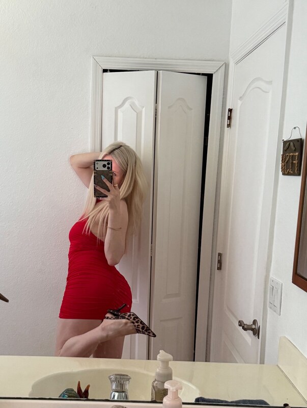noturavgbl0nde nude photo 13