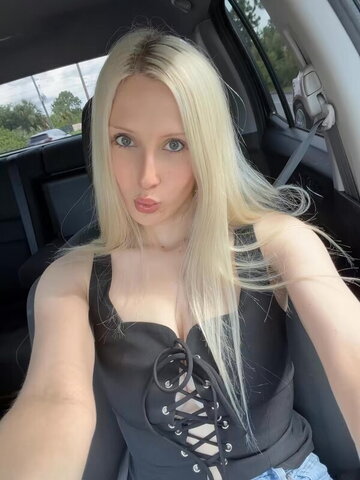 noturavgbl0nde nude photo 14
