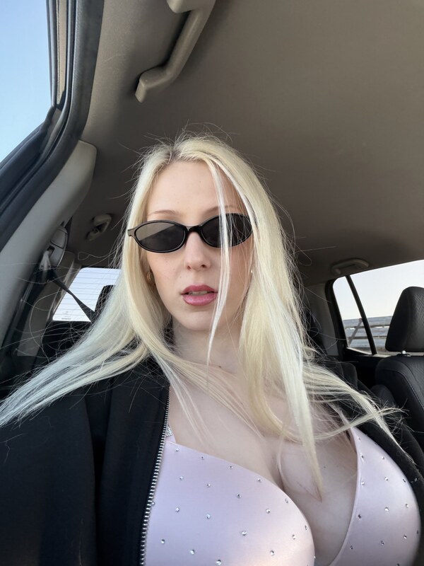 noturavgbl0nde nude photo 32