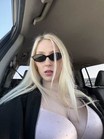 noturavgbl0nde nude photo 13