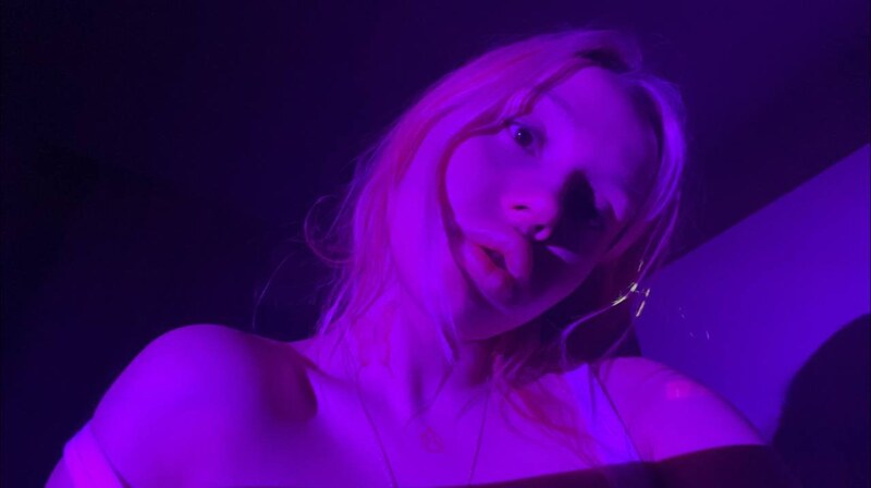 Notwifi nude photo 4