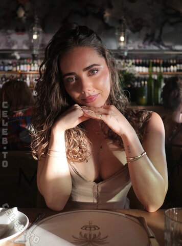 Nova Elodie Sarrailh – she is so hot