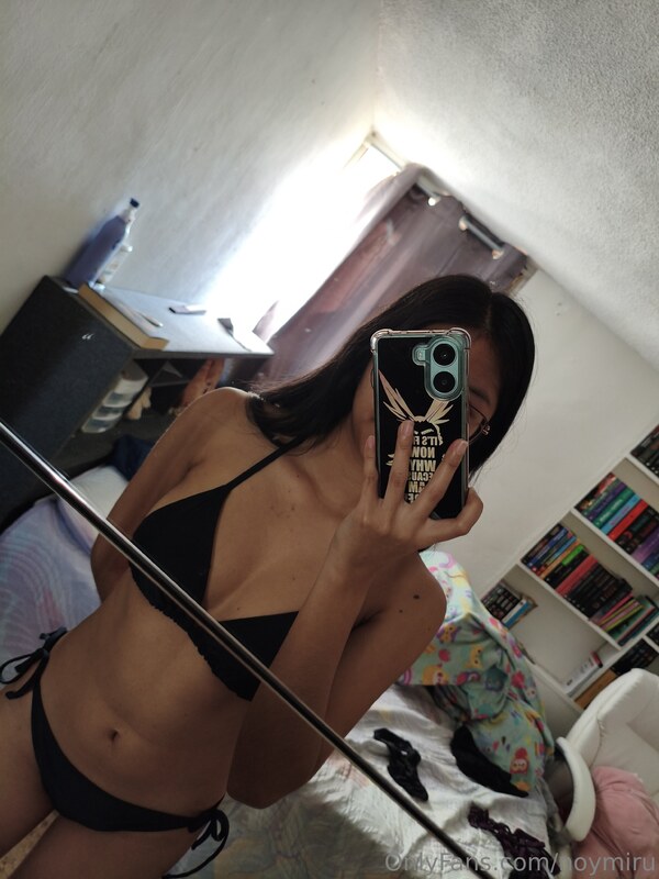 Noy y miru nude photo 3