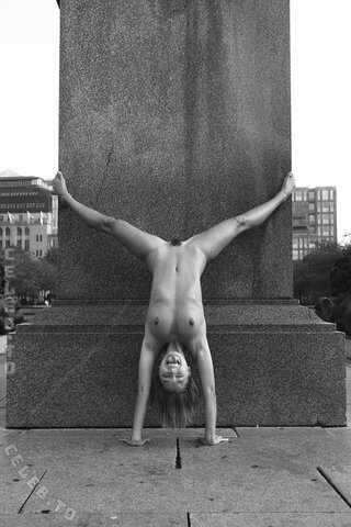 Nude in Public nude photo 1347