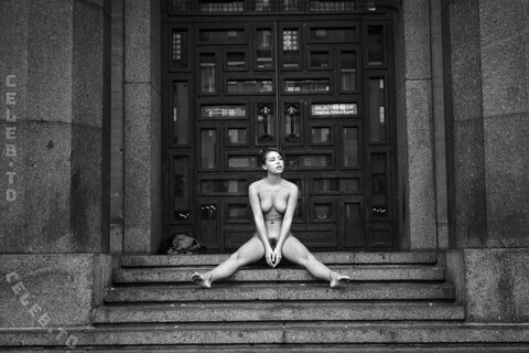 Nude in Public nude photo 1350