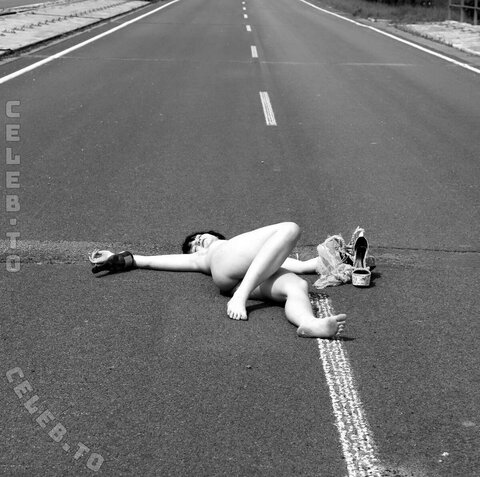 Nude in Public nude photo 1480