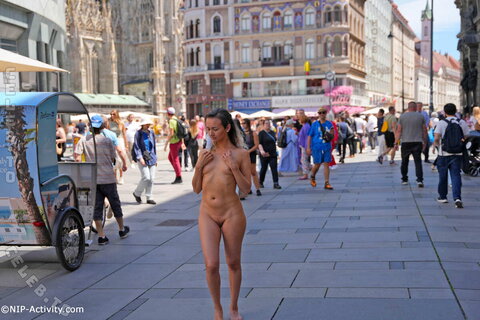 Nude in Public nude photo 898