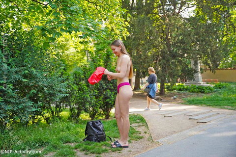 Nude in Public nude photo 1021