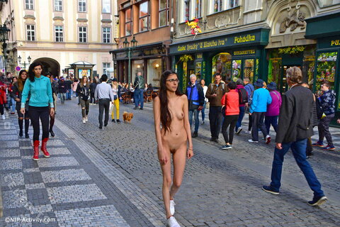 Nude in Public nude photo 519
