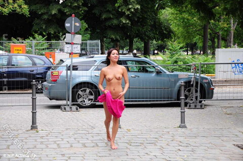 Nude in Public nude photo 1425