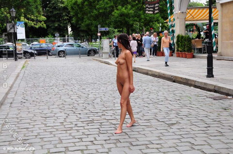 Nude in Public nude photo 548