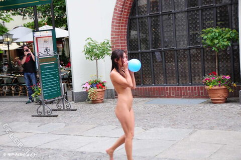 Nude in Public nude photo 629