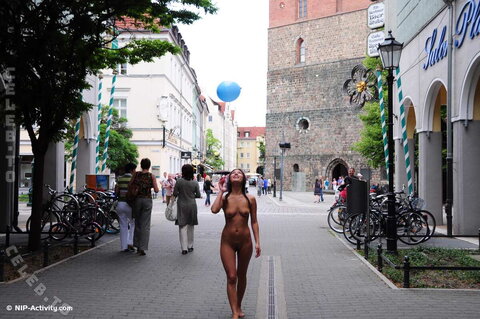 Nude in Public nude photo 606