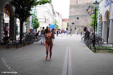 Nude in Public nude photo 600