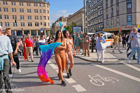 Nude in Public nude photo 87