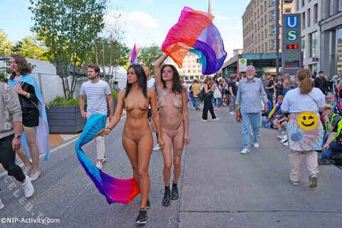 Nude in Public nude photo 79