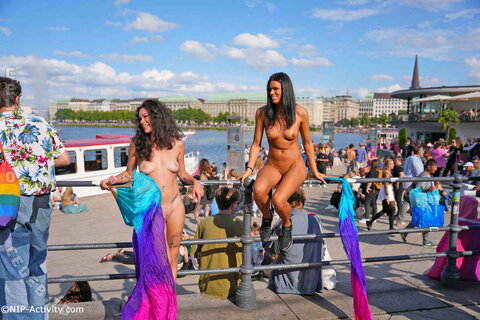 Nude in Public nude photo 13