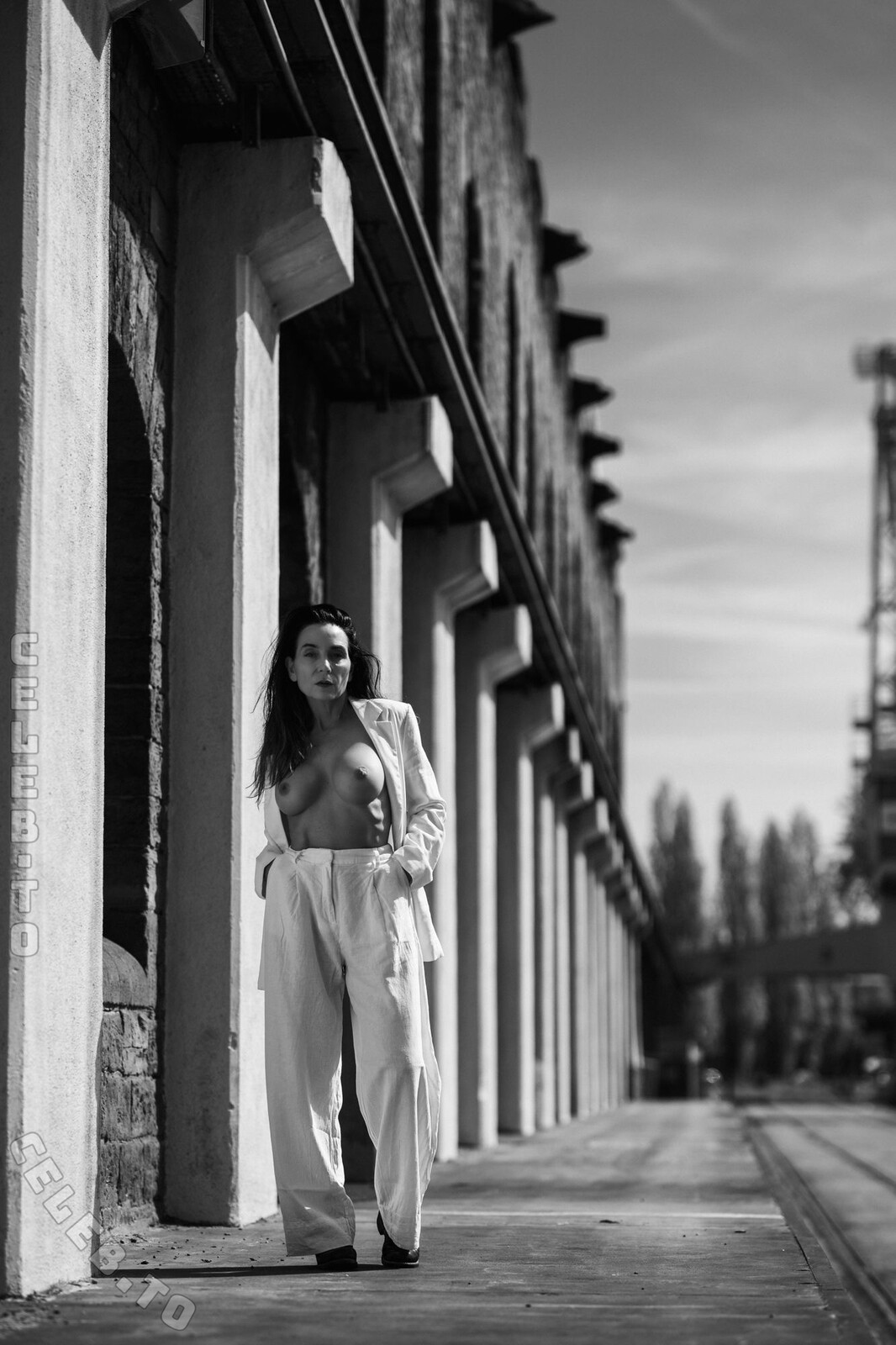 Nude in Public nude photo 4