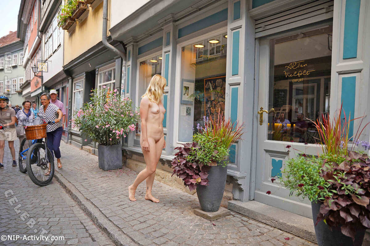Nude in Public nude photo 13